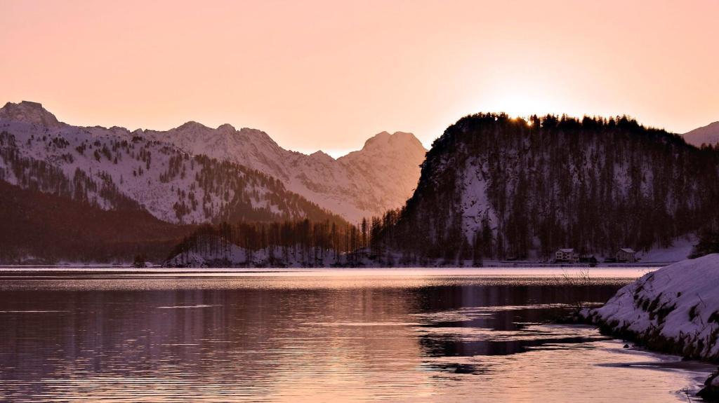 Hotel Chesa Grischa Sils Baselgia Bagian luar foto